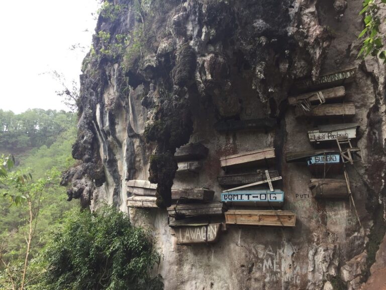 Hanging_Coffin_Sagada_2