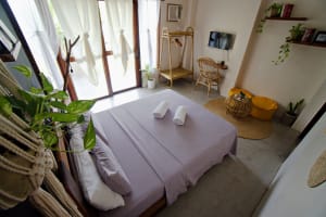 Guyam – Small (1)